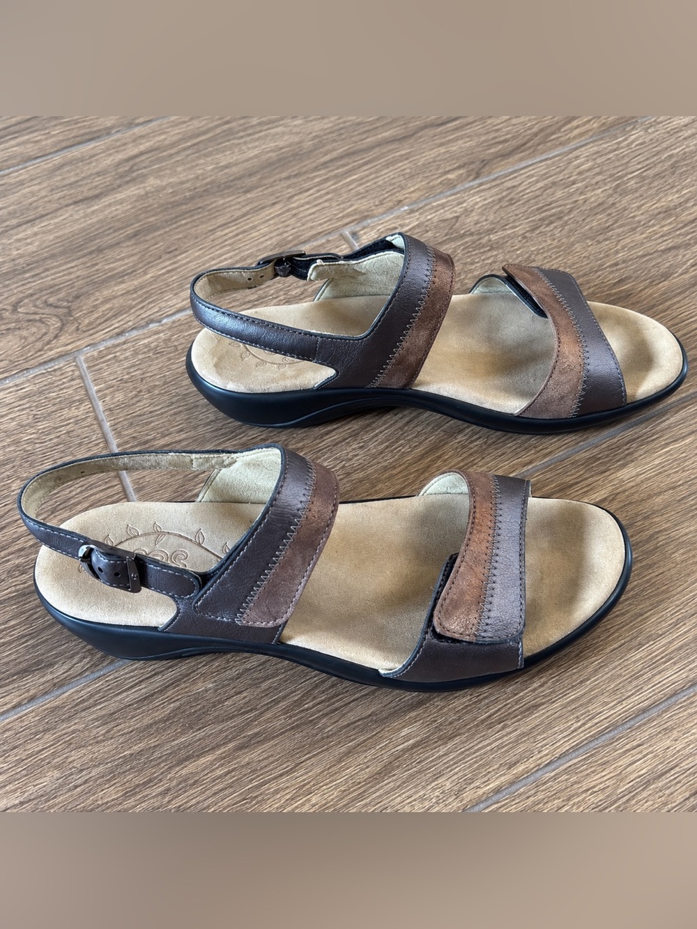 SAS Comfort Sandals Womens 9.5 Narrow Bronze Metallic Walking